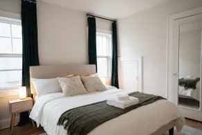 The Stylish Apartment | 5 Minutes to Downtown - Image 4