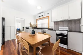 Stockton Beach House Retreat - Image 4