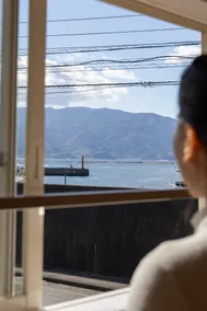 Mt. Fuji and the sea view | Sunset view, Mt. Fuji, Hakone, Izu, Kawaguchiko, hot springs, ideal for sightseeing. 3 mins walk to the bus stop. - Image 5
