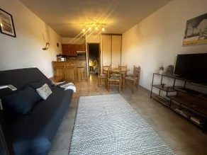 Charming studio with south-facing terrace - Image 2