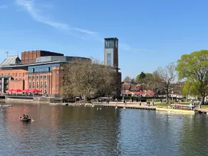 Home Straight, Stratford-upon-Avon - Image 2