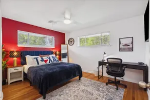 Fashionable TCU Walkable 2BD - Image 4