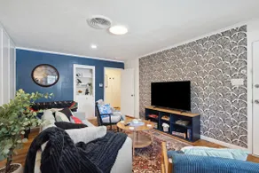 Fashionable TCU Walkable 2BD - Image 2