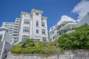 Stunning Bondi Beach Ocean View full apartment - Image 3