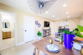 Bright & Modern 2BR Retreat– Stylish & Central - Image 2
