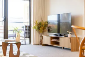 Dickson Stylish 2BR Apt Near ANU w Parking n Gym - Image 4
