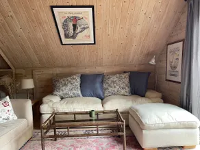 Log Cabin Loft Apartment - Image 2