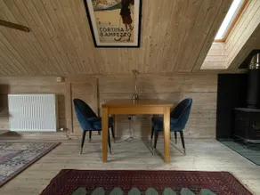 Log Cabin Loft Apartment - Image 4