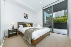 Ashfield 1BRStudy Room Huge Balcony Sleeps 4 - Image 2