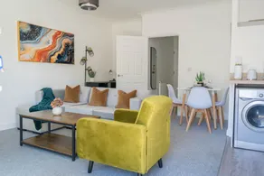 N E W - Boutique Apartment - Image 3