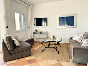 Seabreeze Studio, Stunning Sea and Mountain View - Image 3