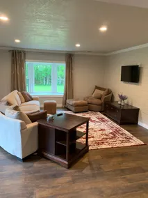 Rustic schoolhouse modern charm - Image 2
