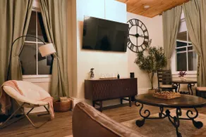The Aviator: Serene Ambience & Stylish Comfort - Image 5