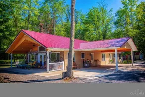 30 Acre Retreat: Pond, Hot Tub, Disc Golf & More! - Image 5