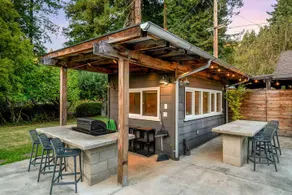 Bayside Retreat on the Coast - Image 2