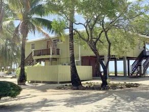 Utila's Reef Point Beach House - Image 3