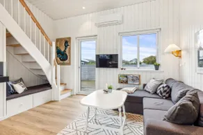 Summer house by the beach - Image 5