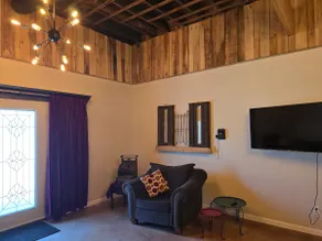 Modern Apartment in HistoricBldg - Image 2