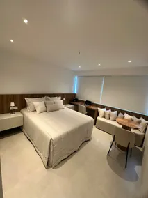 Suite in flat with pantry and garage - Image 4
