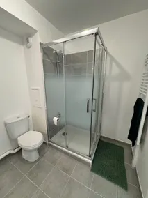 Absolute calm, very close to the station, comfortable studio. - Image 4