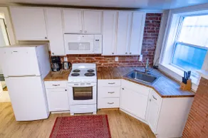 Urban Mansion Oasis 1BR Apt - Image 3