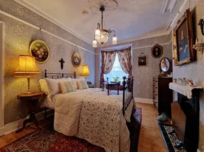 Quirky Victorian themed home - Image 4