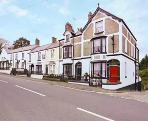 Quirky Victorian themed home - Image 2
