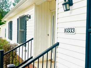 Spacious and Comfortable House in Ballantyne. - Image 3