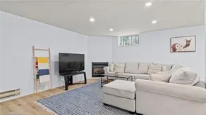 Beach Retreat with Hot Tub - Image 5