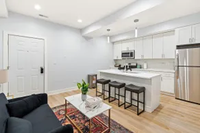Luxury Oasis | 1 BR | Near City | Free Parking - Image 3