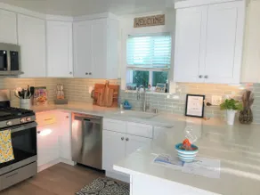 2 bdrm Bungalow 3 blocks from the Beach - Image 3