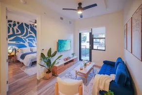 Blue Lagoon 1 Bed/1Bath Free Parking - Image 2