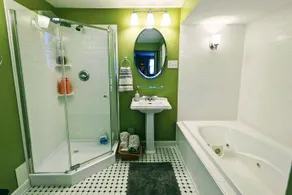 DT+Bikes+Pvt Suite+Jacuzzi+Parking+Near Campus - Image 3