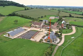 Meadow View -set on its own with use of pool & gym - Image 4