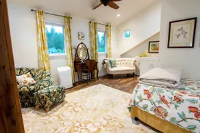 Rustic Chic Cottage near Mill Creek, Snohomish, Woodinville - Image 3