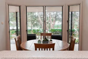 Lake Russell Lakeside Retreat- Monet Cottage - Image 4
