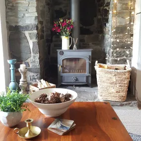 A little cottage in a little village. - Image 4