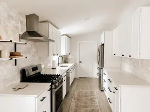 Aesthetic ranch style home with modern furnishings - Image 2