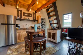 Hangman Valley Loft King Bed Pets WIFI Long Stays - Image 2