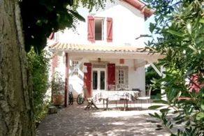 Charming gîte with swimming pool and mountain views in the heart of the Basque Country - Image 2