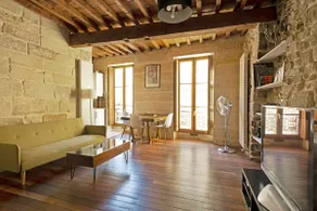 Charmerende lejlighed med aircondition i det historiske centrum af Uzès - Image 4