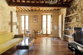 Charmerende lejlighed med aircondition i det historiske centrum af Uzès - Image 2