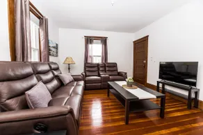 *CheckInNow* 25 Min to Boston/Free Parking/1200ft² - Image 5