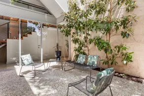 The Urban Beach House - Image 4