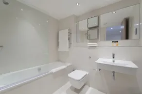Spacious Studio Suite with 24/7 Reception & Gym - Image 4