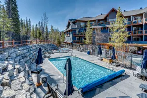 ⭐Hot Tubs+Pool⭐ 25min to⛷ + KingBed ⛰️Views - Image 4