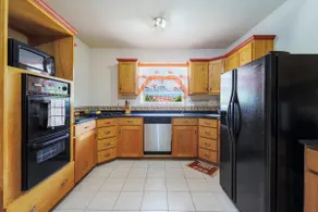 Beautiful house moments from the beach - Image 5