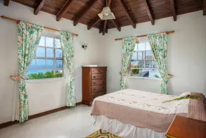 Beautiful house moments from the beach - Image 3