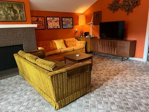 MidCentury Retreat-Near State Park-Pool & Pinball! - Image 2