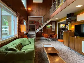 MidCentury Retreat-Near State Park-Pool & Pinball! - Image 5